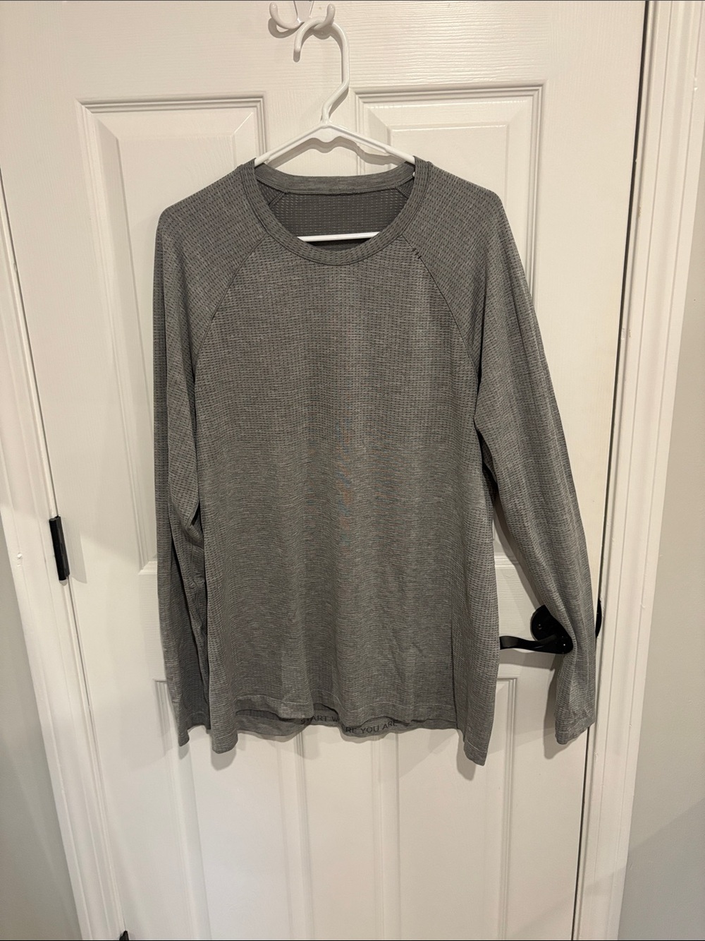 Men’s lululemon long sleeve grey shirt